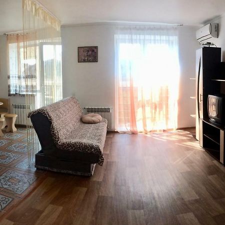 بولتافا Studio Apartment In Center المظهر الخارجي الصورة