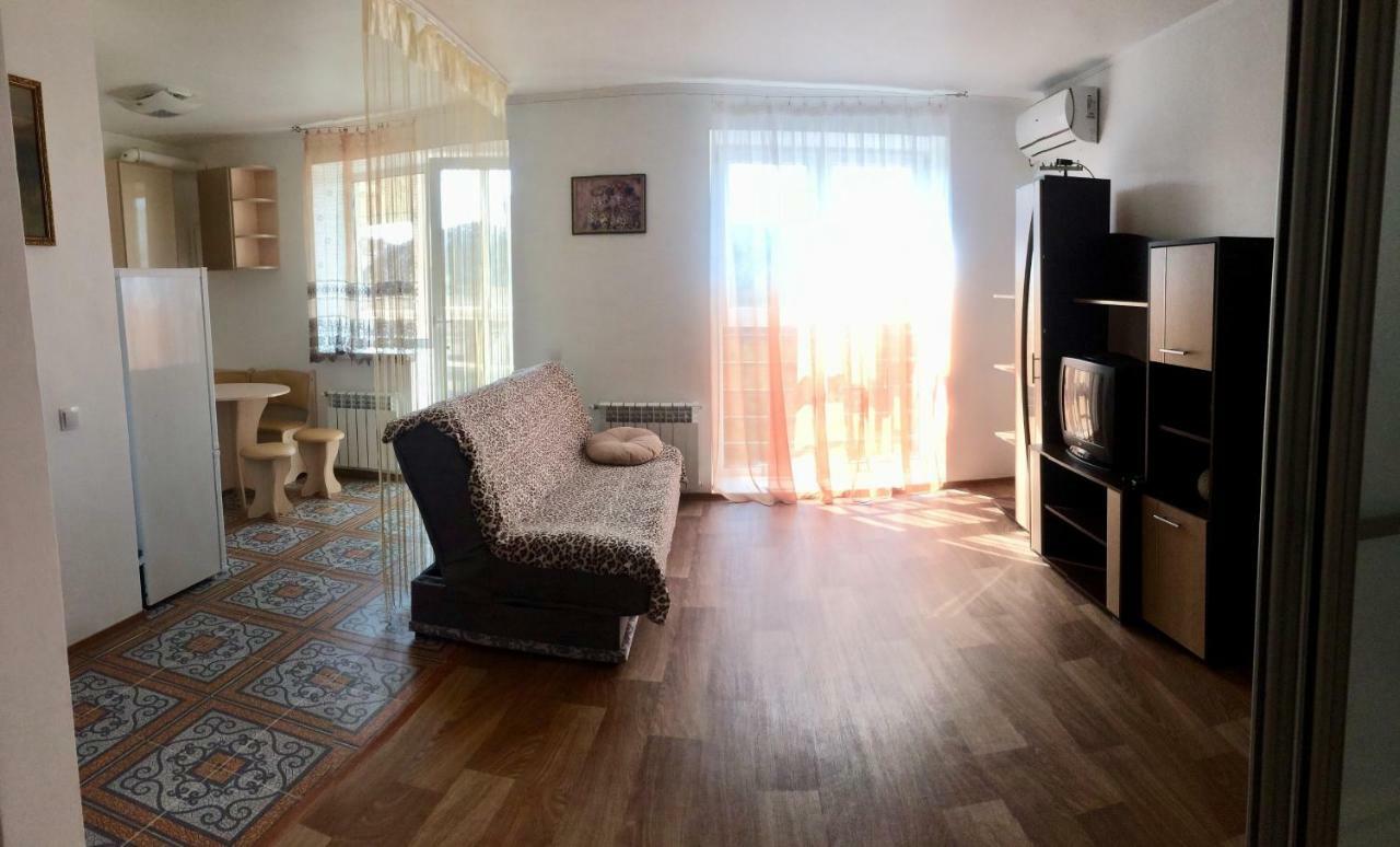 بولتافا Studio Apartment In Center المظهر الخارجي الصورة